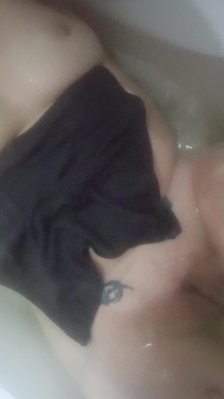 PoisonEnvy Bisexual Female escort in Germiston, South Africa video post thumnail