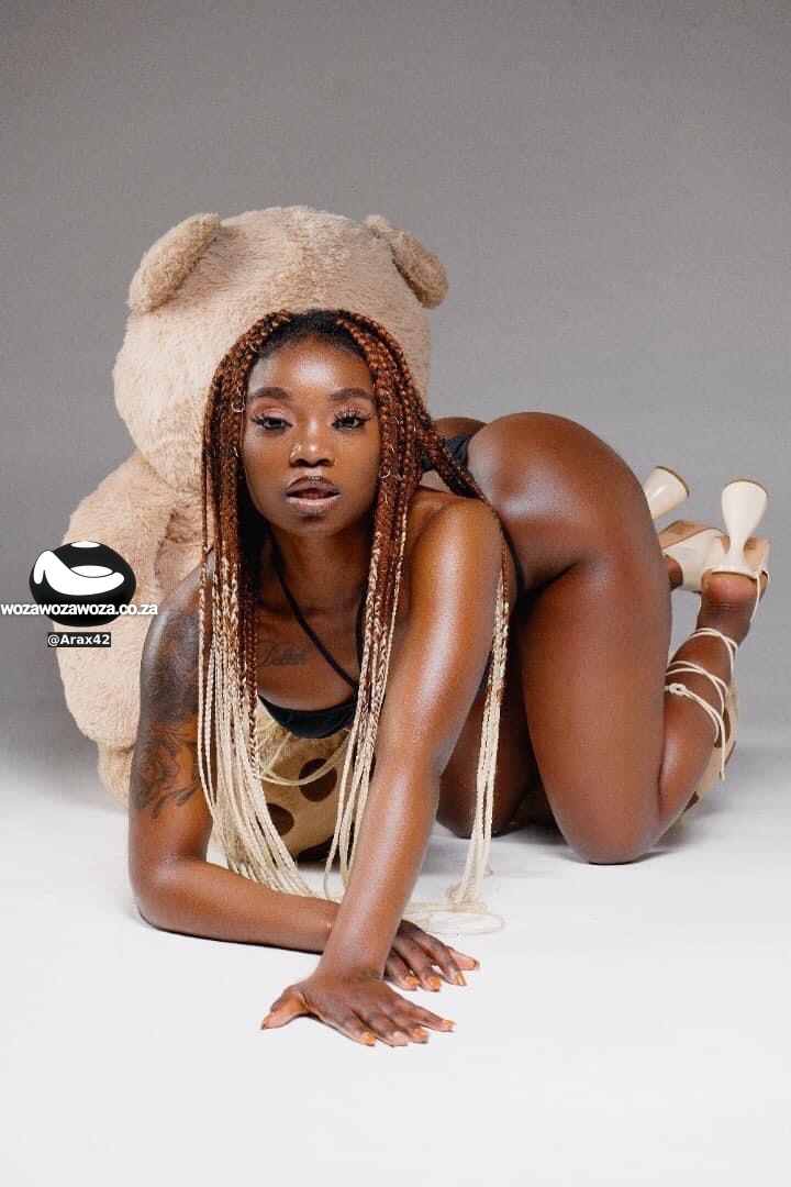 Arax42 Straight Female escort in Sandton, South Africa public photo post